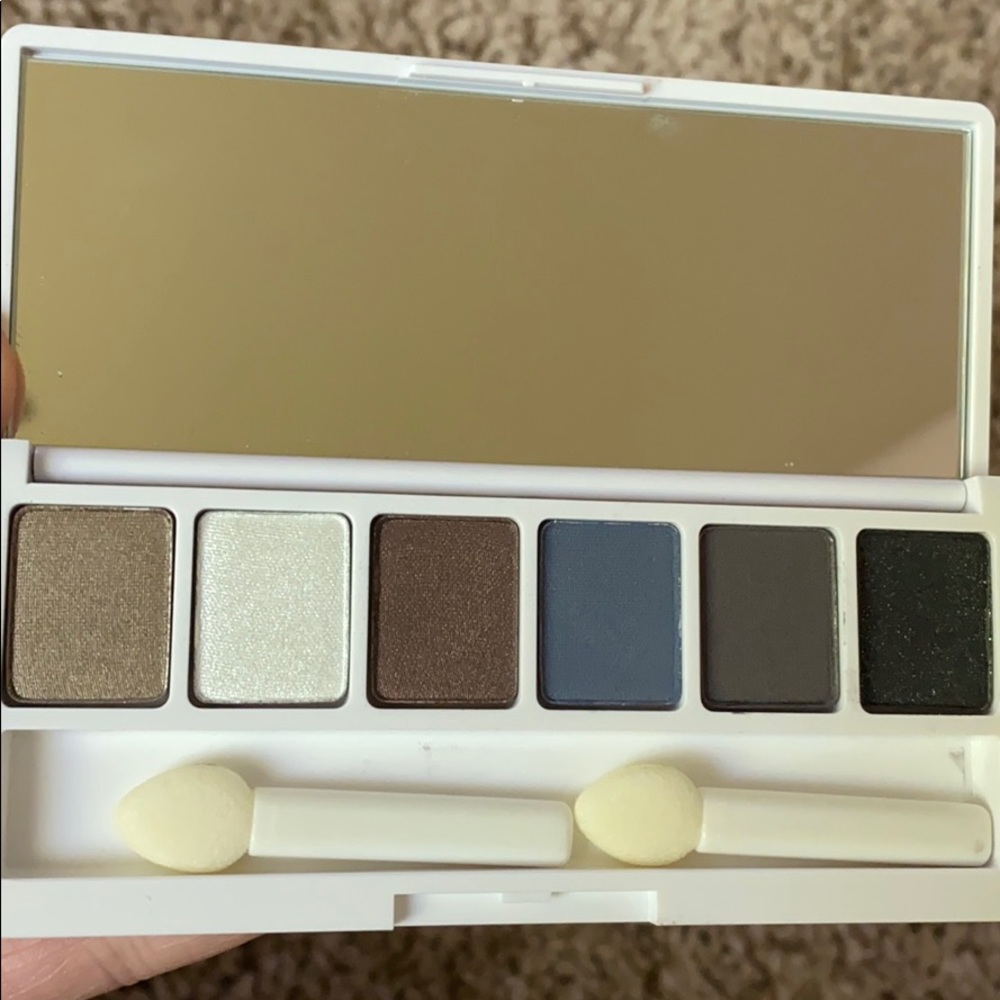 Clinique eyeshadow palette